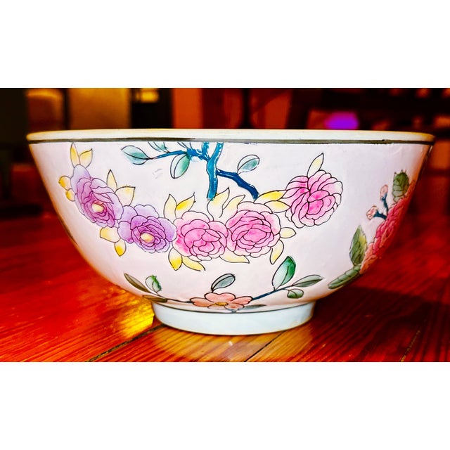 Mid 20th Century Hand‑Painted Chinoiserie Floral Bowl For Sale - Image 5 of 8