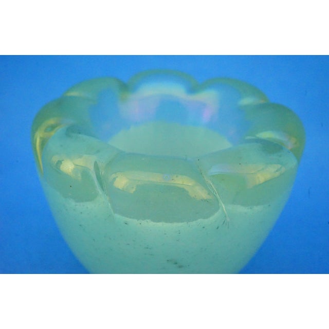 20th Century Tulip Bowl Iridescent Murano Sommerso Glass attributed to Alfredo Barbini for Seguso, 1950s For Sale - Image 10 of 18