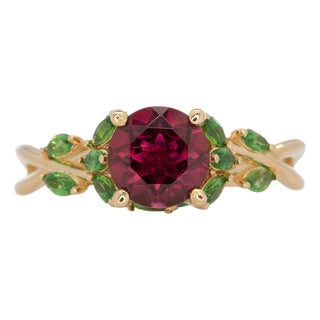 1.1Ct Purple Sapphire Ring With Natural Tsavorite Accents: Solid 14k Gold, 7mm, Size 6.75 For Sale