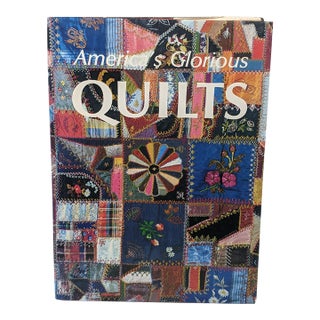 1987 America's Glorious Quilts Oversized Vintage Hardcover Coffee Table Book For Sale