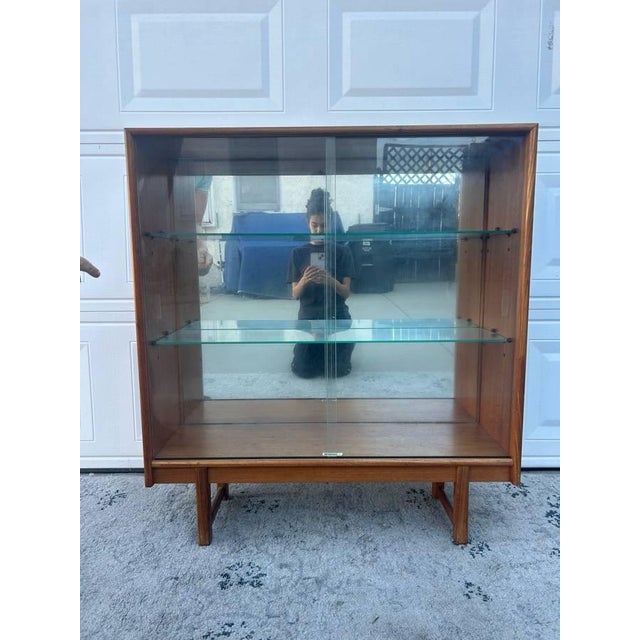 Brown 1960s Mid Century Modern Teak Display Cabinet/Bookcase by Turnidge For Sale - Image 8 of 16