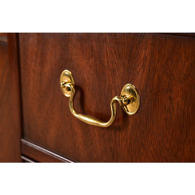 Brown Henkel Harris Georgian Carved Mahogany Lighted Breakfront Bookcase Cabinet For Sale - Image 8 of 18