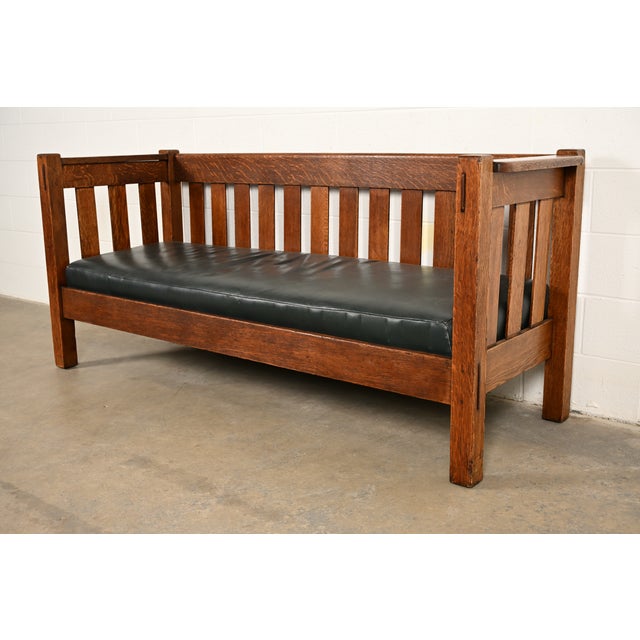 Mission Harden Furniture Antique Mission Oak Arts & Crafts Settle Sofa or Bench, Circa 1910 For Sale - Image 3 of 9