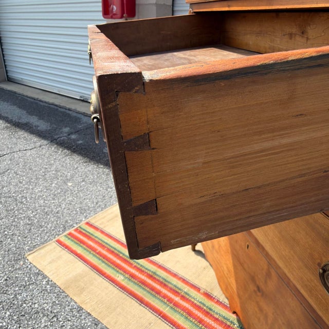 Antique Walnut Sheraton Chest of Drawers, Circa 1810-1820, Western Pennsylvania For Sale - Image 10 of 18