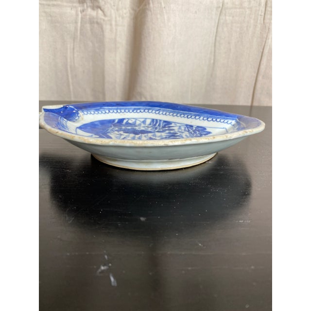 C. 1820 Chinese Export Blue Canton Leaf Dish For Sale - Image 4 of 10