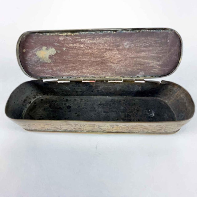 Dutch Engraved Brass Snuffbox, 1700 For Sale - Image 13 of 18