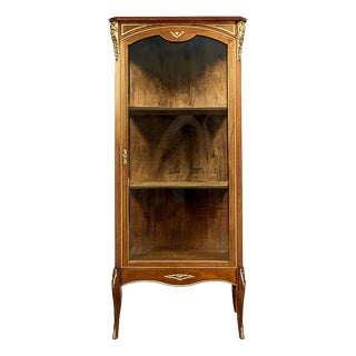19th Century Louis XV Three-Sided Glass Display Cabinet in Mahogany and Gilt Bronze For Sale