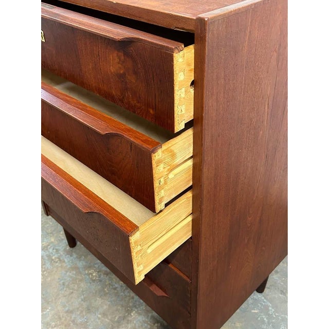 Mid-Century Modern Danish Teak Mid Century Modern 6 Drawer Commode Chest of Drawers 1960s For Sale - Image 3 of 4