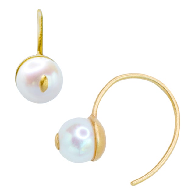 Cat Eye Pearl 18k Gold Hook Earrings, A Pair For Sale