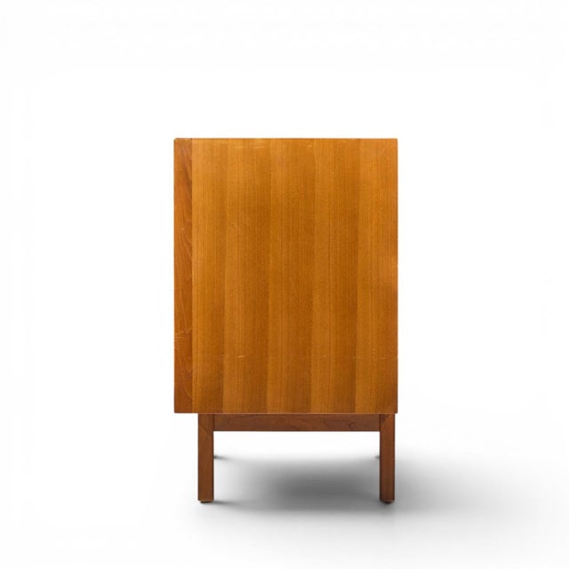 Dillingham Mid Century Walnut and Cane Sideboard Credenza and Hutch For Sale In Chicago - Image 6 of 14