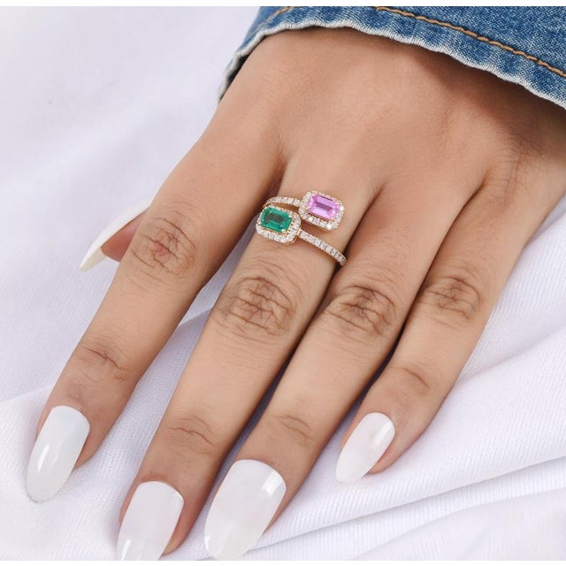 Natural 0.67 cts Zambian emerald and 0.73 cts sapphire ring in 14k gold For Sale - Image 9 of 18