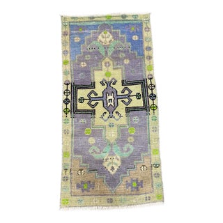 Turkish Yastik Rug 1'6" x 2'11" For Sale