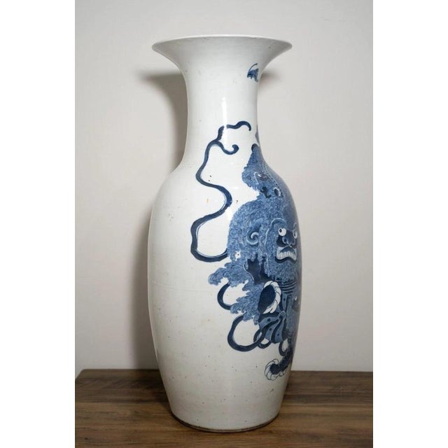 19th Century Large Antique 19th Century Qing Chinese Blue & White Foo Dog Porcelain Vase For Sale - Image 5 of 18