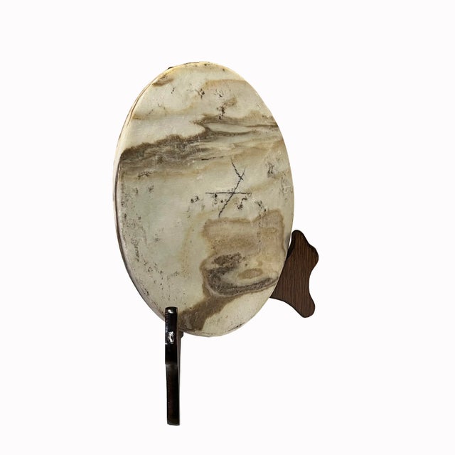 Abstract Chinese Natural Dream Stone Round White Fengshui Plaque Display For Sale - Image 3 of 6