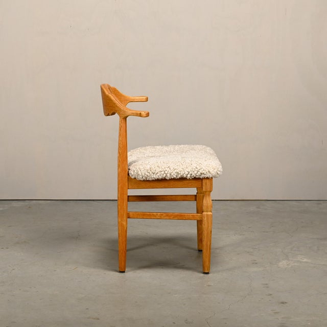 Brutalist Dining Chairs in Oak and Sheepskin from Henning Kjærnulf, Denmark, 1960s, Set of 8 For Sale - Image 10 of 18