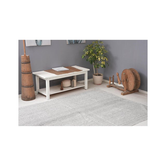 Gray Vintage Turkish Kilim Rug - 5`9″ X 7`9″ For Sale In Los Angeles - Image 6 of 6