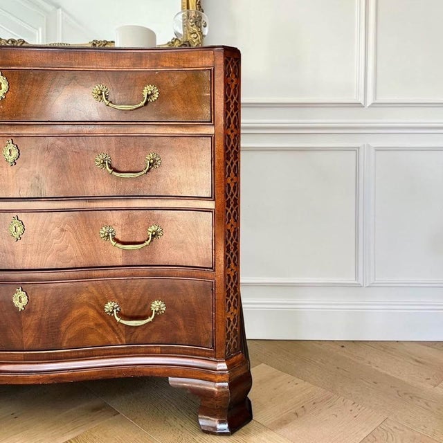 1960s White Furniture of Mebane Mahogany Chippendale Bachelor Chest | Dresser | Console For Sale - Image 4 of 10