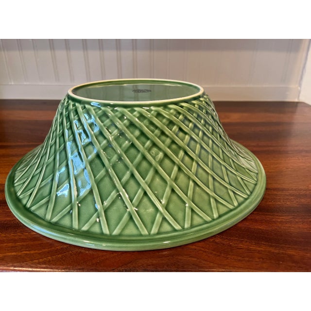 Mid 20th Century Vintage Large Bordallo Pinheiro Basketweave Green Salad Bowl For Sale - Image 5 of 6