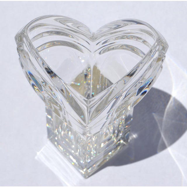 1980s Mikasa Art Deco Heavy Crystal 8 Inch Vase v Shaped Mid-Century Modern For Sale - Image 5 of 13