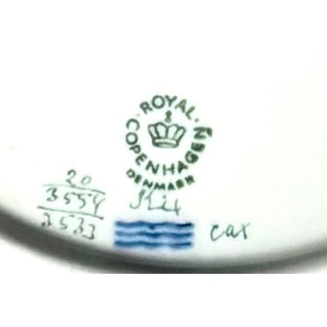 Off-white Royal Copenhagen Flora Danica 9" Plate, Armeria Sibirica Turcz, Gilt Border For Sale - Image 8 of 8