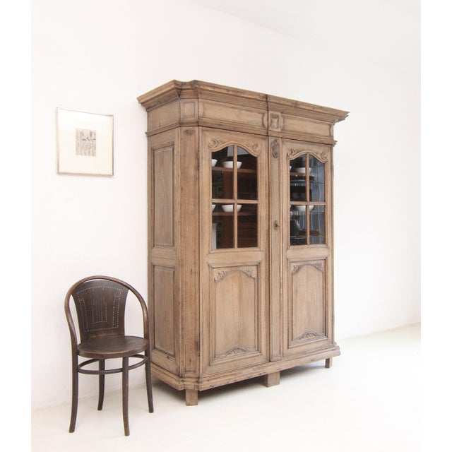 Late 18th Century Régence Oak Vitrine Cabinet For Sale - Image 3 of 18