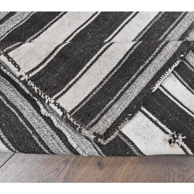 1970s Handwoven Vintage Turkish Wool Flatweave Kilim Rug For Sale - Image 4 of 7