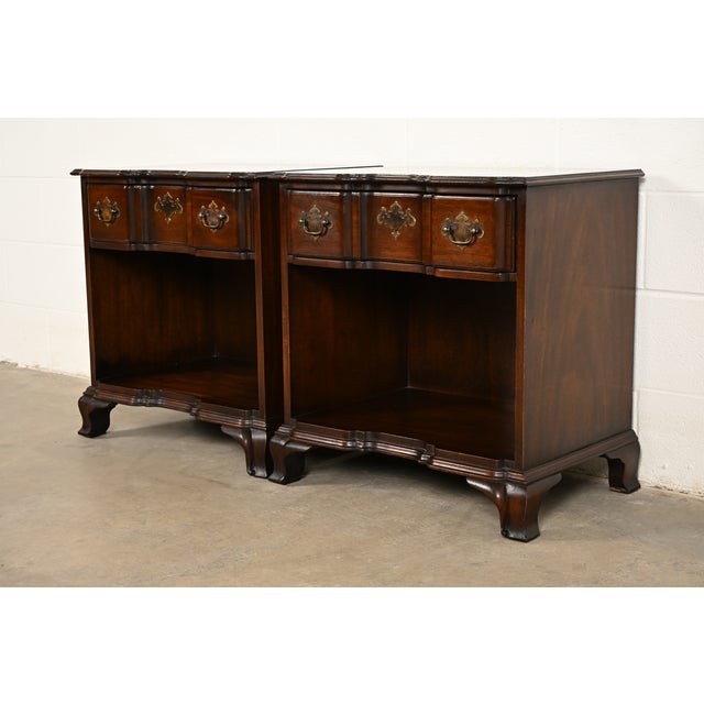 Kindel Furniture Georgian Solid Mahogany Block Front Nightstands, Pair For Sale - Image 18 of 18