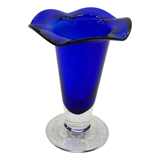 1980s 9” Tall Dark Cobalt Blue Art Glass Hand-Blown Vase W/ Ruffle Top For Sale