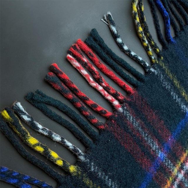 1980s Plaid Tartan Throw Blanket in Wool from Johnstons of Elgin Scotland For Sale - Image 5 of 12