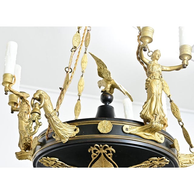 Early 19th Century French Empire Quality Brass and Tole Chandelier For Sale - Image 4 of 12