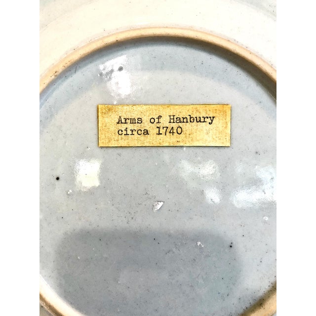 Pair of Chinese Export 1740 Hanbury Armorial Dinner Plates For Sale - Image 14 of 14