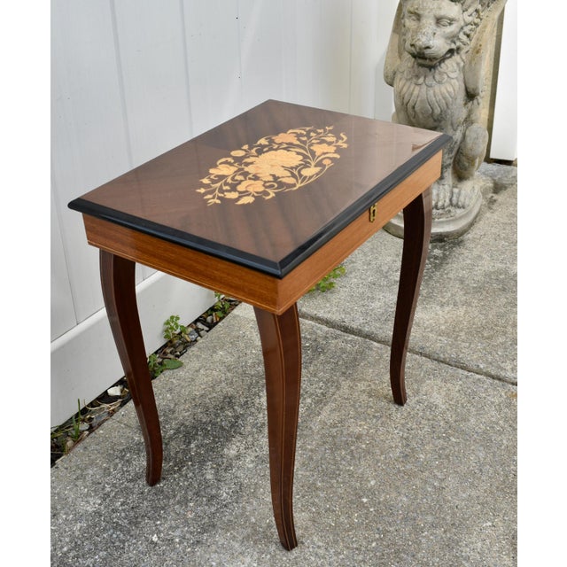 Brown VTG.Sorrento Italian Inlaid Wood Music Box Table Jewelry Sewing Side Table For Sale - Image 8 of 17