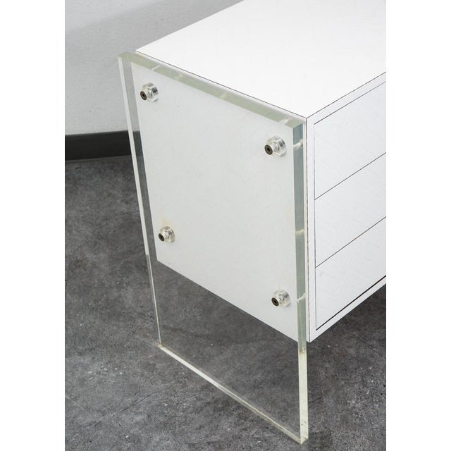 Mid Century Modern Chest Drawers Dresser 3 Drawer Lucite White 1970s Retro MCM For Sale - Image 10 of 11