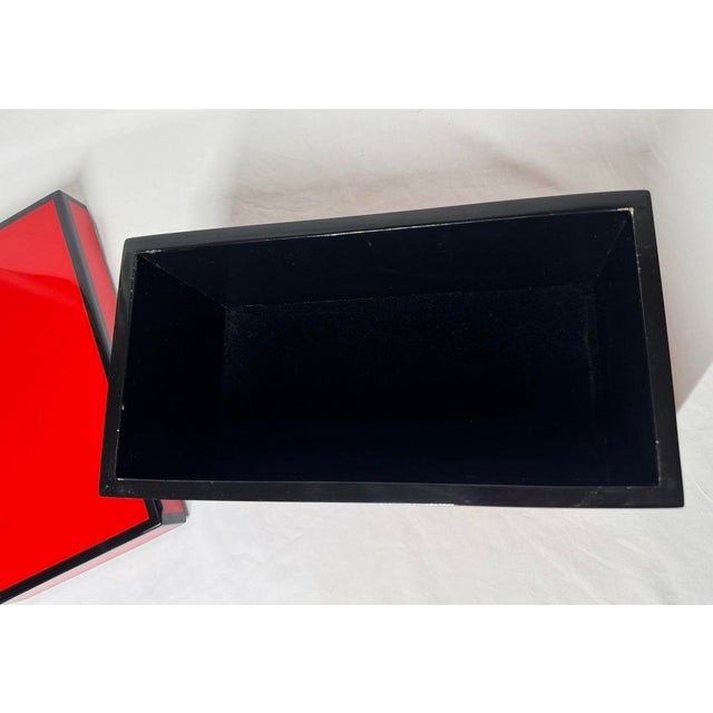 Hollywood Regency Style Lacquer Trinket Box Chinese Red and Black For Sale In Phoenix - Image 6 of 12