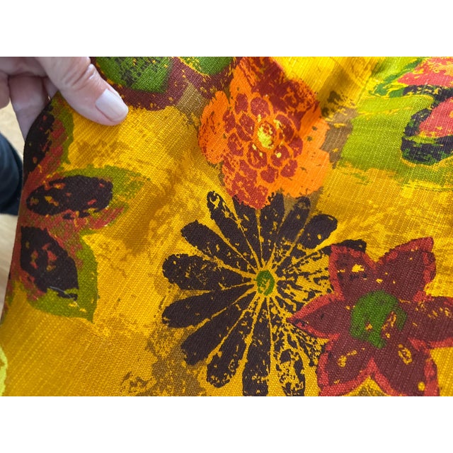VTG 8 Yards Continuous Deadstock 5th Avenue Design Inc. Flower Power Hawaiian Floral Barkcloth Fabric For Sale - Image 4 of 8