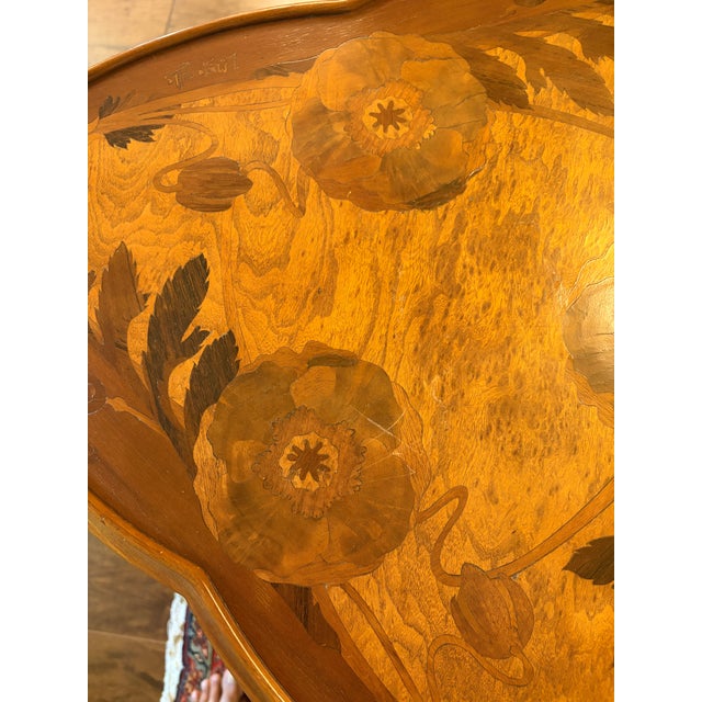 1900 - 1909 Antique Louis Majorelle Inlaid Poppies Occasional Trefoil Table For Sale - Image 5 of 12