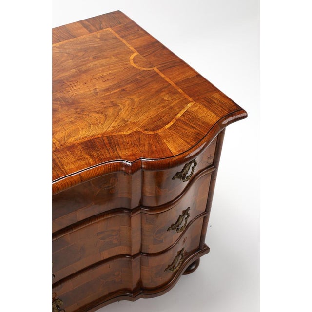 Baroque Chest of Drawers in Walnut, 1760 For Sale - Image 10 of 12