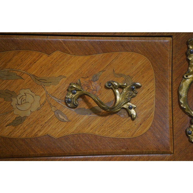 French Louis XV Marble Top Commode Accent Chest For Sale - Image 13 of 17