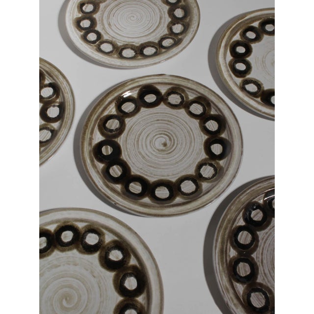 1960s Hand-Painted Ceramic Plates by Gerda Heuckeroth for Ceramano, 1960s, Set of 6 For Sale - Image 5 of 8
