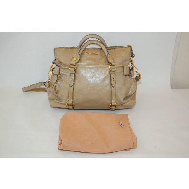 2010s MIU MIU Beige Vitello Lux Bow Leather Hand Bag Satchel Tote For Sale - Image 5 of 11