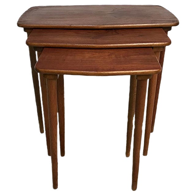 Boat-Shaped Teak Nesting Side Tables, Set of 3 For Sale