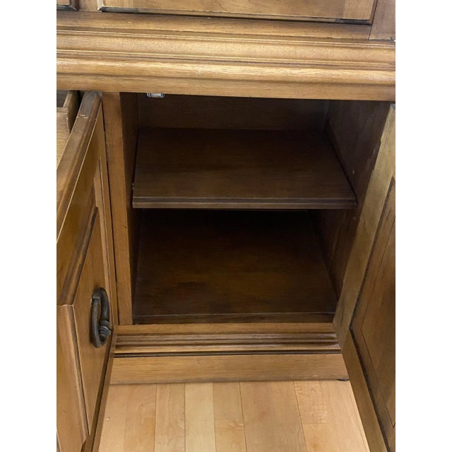 Wood Mid-Century Drexel China Cabinet With Arched Lattice Glass Doors For Sale - Image 7 of 12