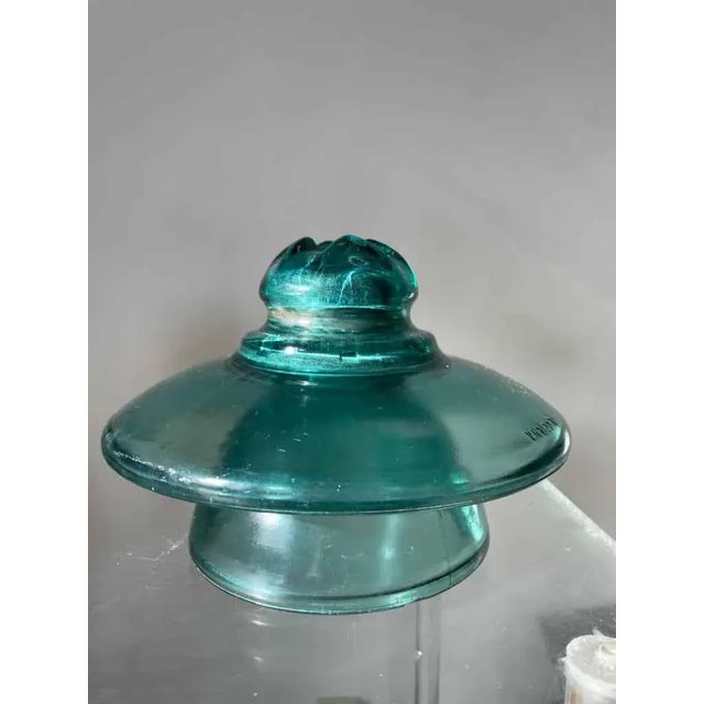 Rare large insulator of electric pylon High Voltage In thick glass, in the form of two "skirts" topped by an aesthetic...