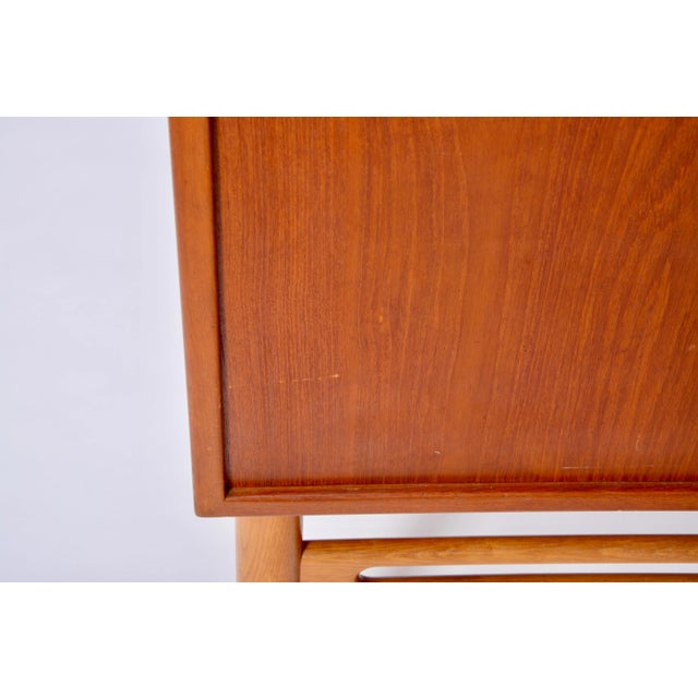 Danish Model 90 Teak Cabinet by Illum Wikkelso for Soren Willadsen, 1950s For Sale - Image 6 of 18