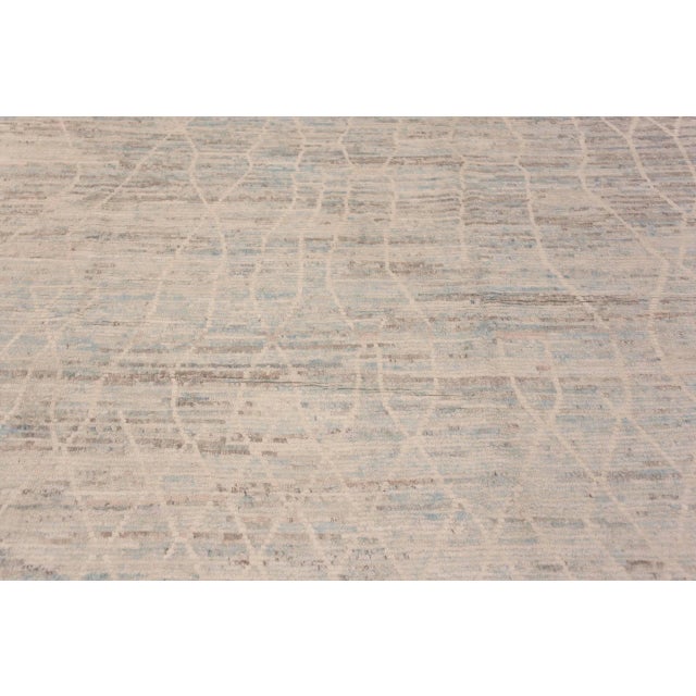 Nazmiyal Collection Patterned Modern Area Rug For Sale - Image 4 of 6