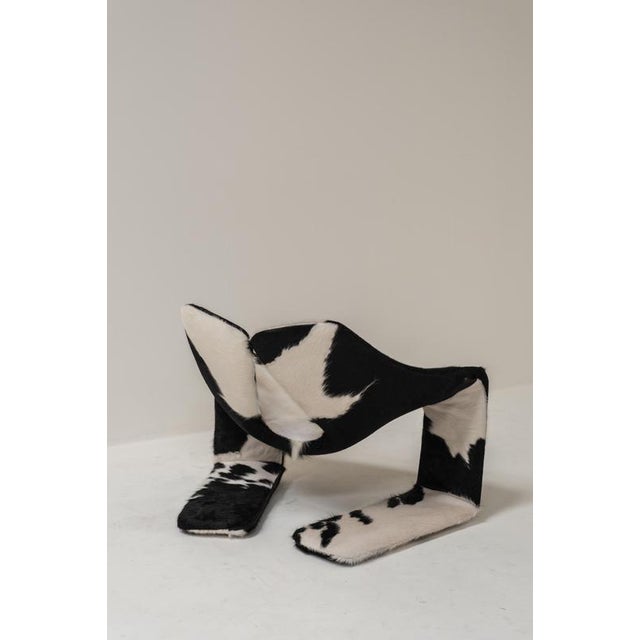 Zen Lounge Chair in Cowhide attributed to Kwok Hoi Chan for Steiner, 1970s For Sale - Image 9 of 14