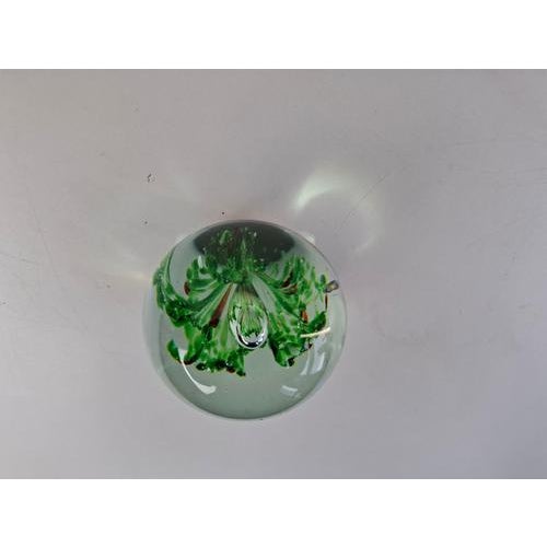 Green Mid-Century Art Glass Paperweight, Czechoslovakia, 1960s For Sale - Image 8 of 13