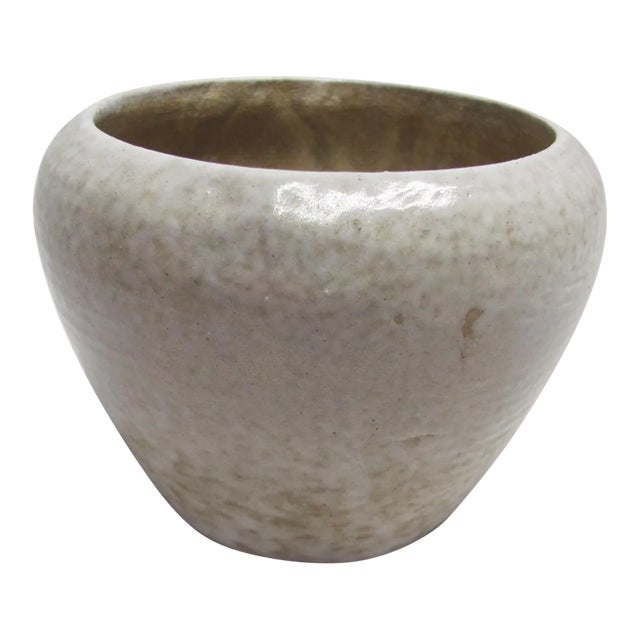 1950s Zanesville Pottery White Shoulder Vase Homespun / Ribbed Style For Sale