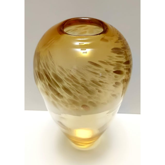 Straw Colored Murano Glass Vase with Aventurine attributed to Fratelli Toso, 1960s For Sale - Image 6 of 12