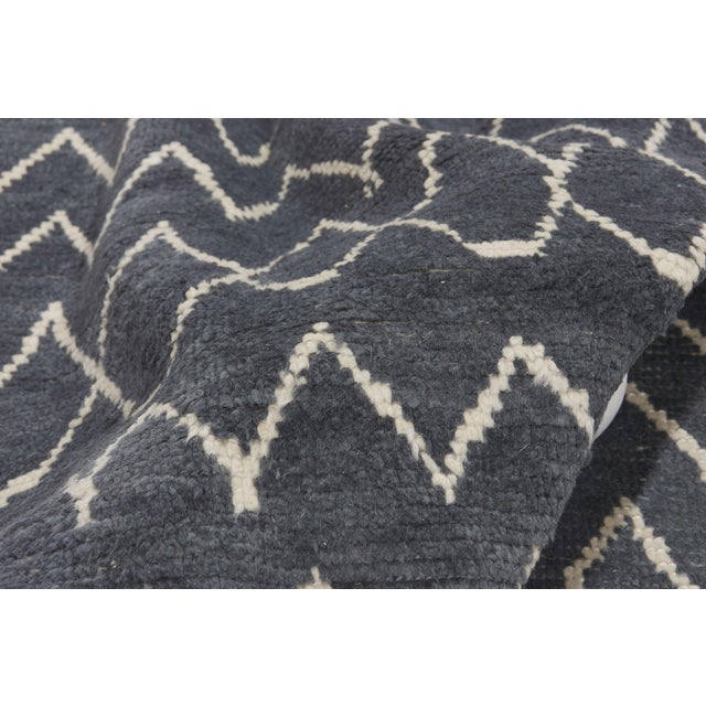 Contemporary Turkish Moroccan Rug, 07'08 X 09'10 For Sale In Dallas - Image 6 of 10